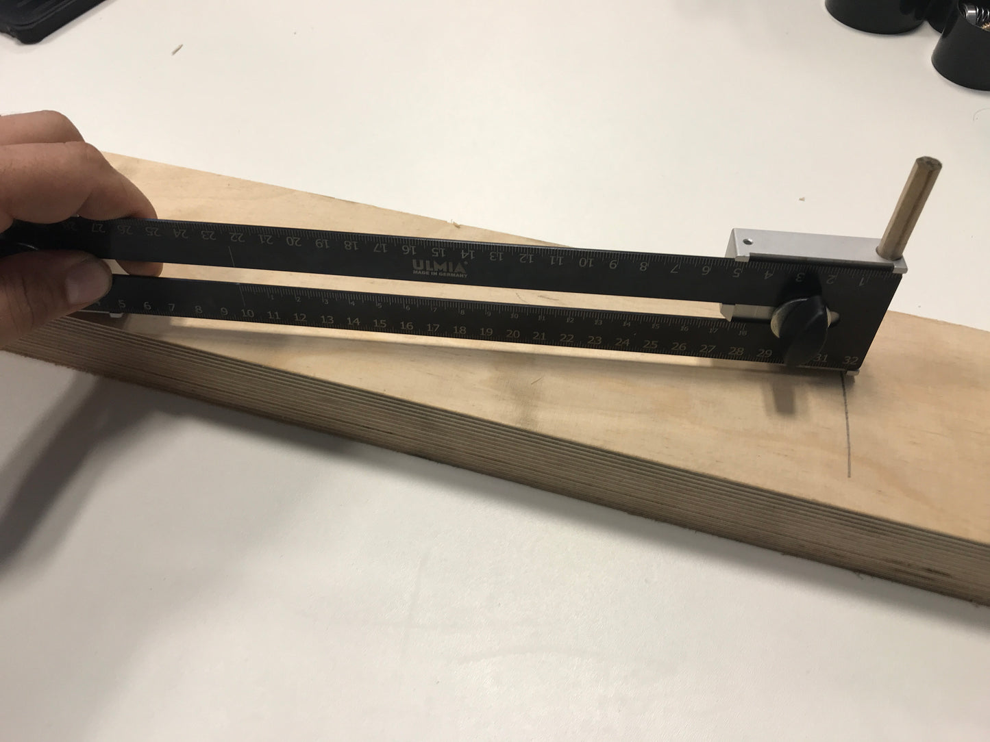 Ulmia Alu-Line Streichmaßzirkel - Schienenlänge 330 mm